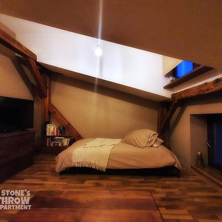 A Stone'S Throw Apartment Krakow Dış mekan fotoğraf