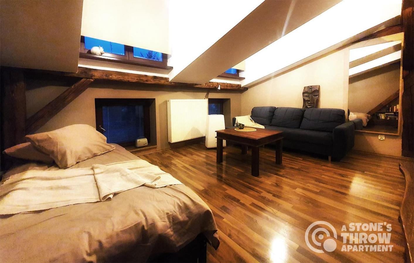 A Stone'S Throw Apartment Krakow Dış mekan fotoğraf