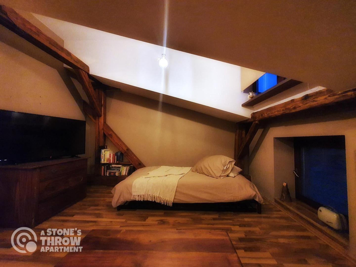 A Stone'S Throw Apartment Krakow Dış mekan fotoğraf